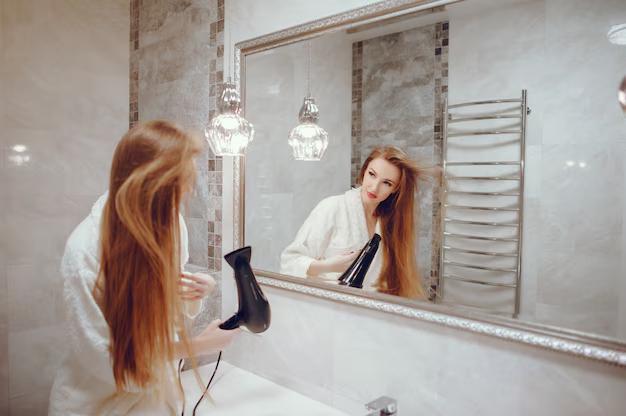 Miroirs dans la salle de bains : choisir le bon modèle pour sublimer votre espace