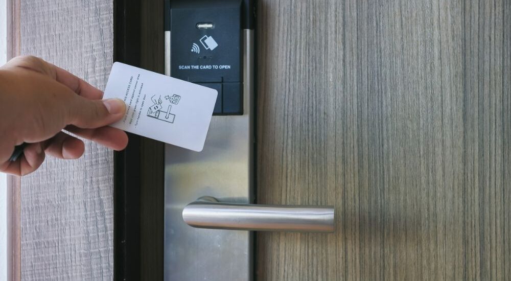 Comment améliorer la sécurité de votre maison avec des serrures intelligentes ?